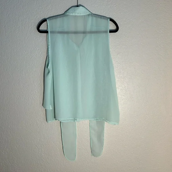 Love J 🩷Women's Sleeveless Button & Tie Up Top - Mint Green - Picture 5 of 5